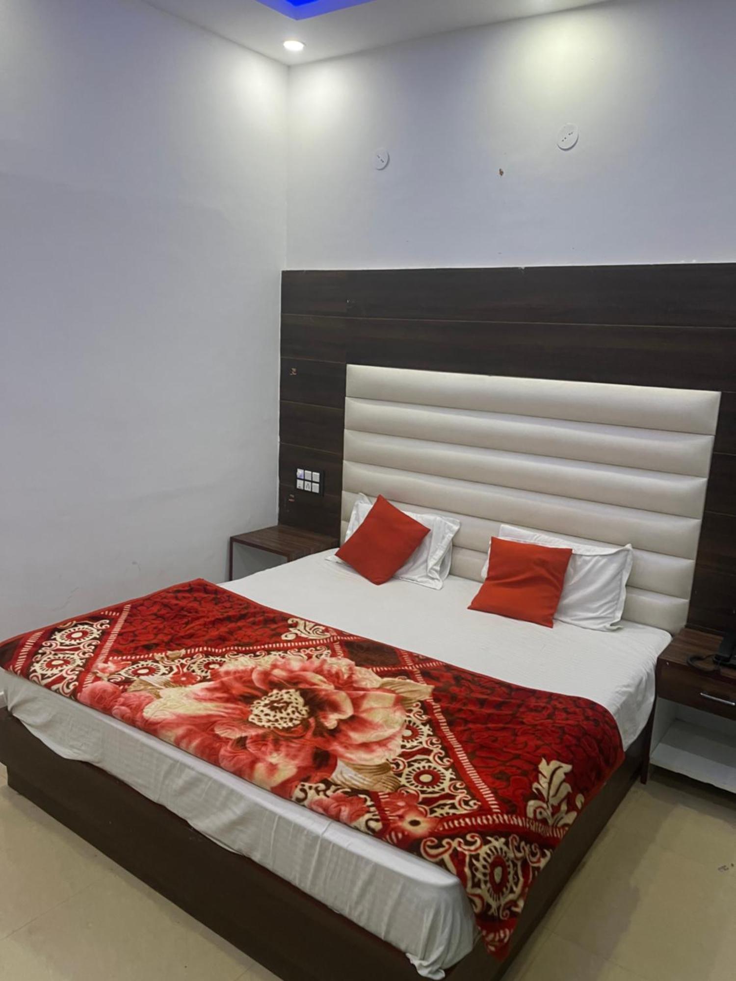 Rahul Hotel & Restaurant Mussoorie Exterior foto