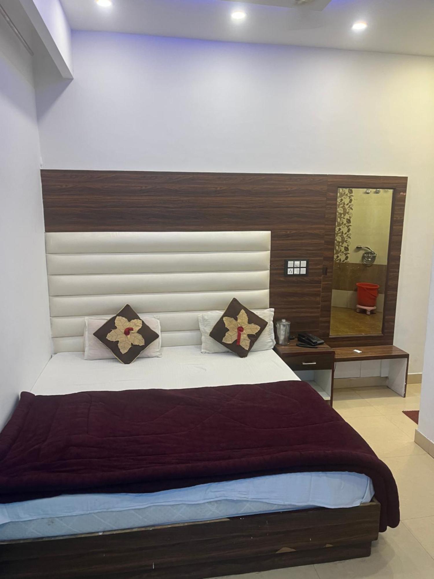 Rahul Hotel & Restaurant Mussoorie Exterior foto