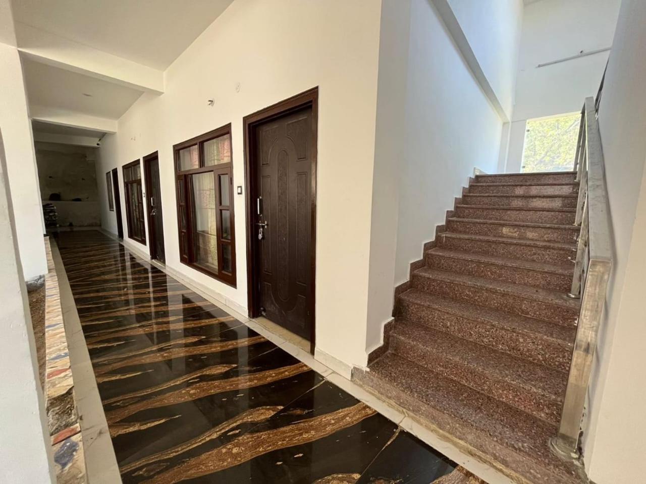 Rahul Hotel & Restaurant Mussoorie Exterior foto